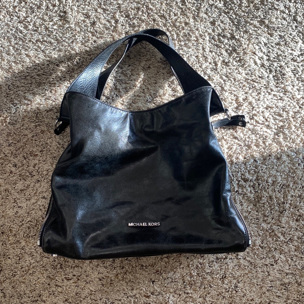 Michael Kors Black shoulder Tote
